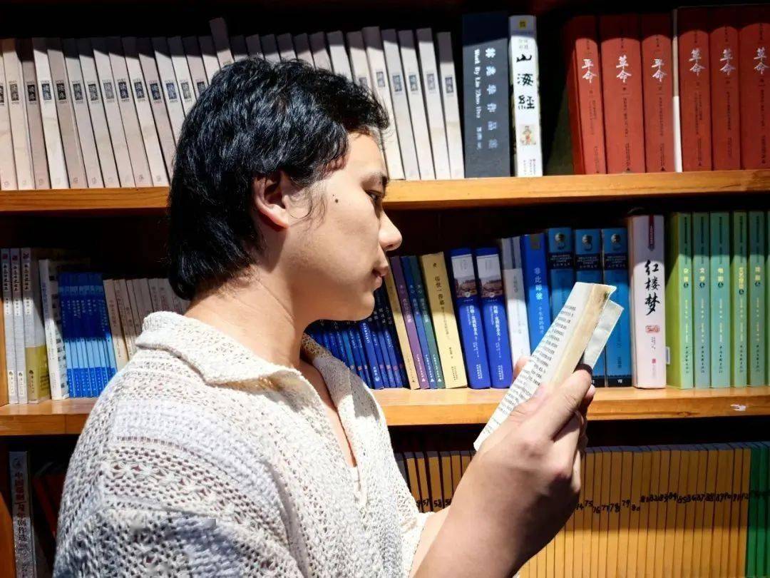 本围读 大家安静主任要发话了！开元棋牌试玩王少燕系列沉浸式剧(图7)