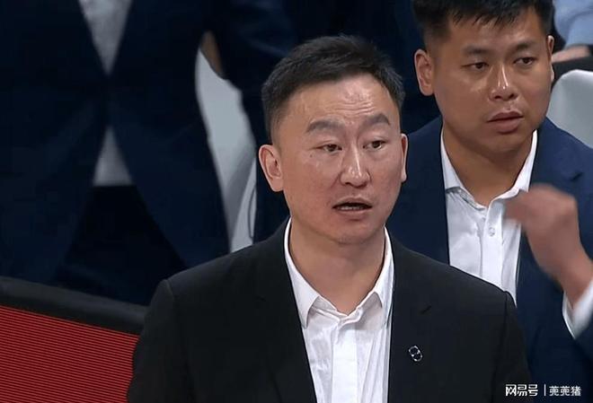 级青岛队主帅私生活引关注。开元棋牌刘维伟离婚风波升(图5)