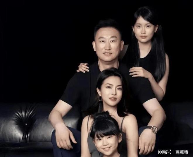 级青岛队主帅私生活引关注。开元棋牌刘维伟离婚风波升(图4)