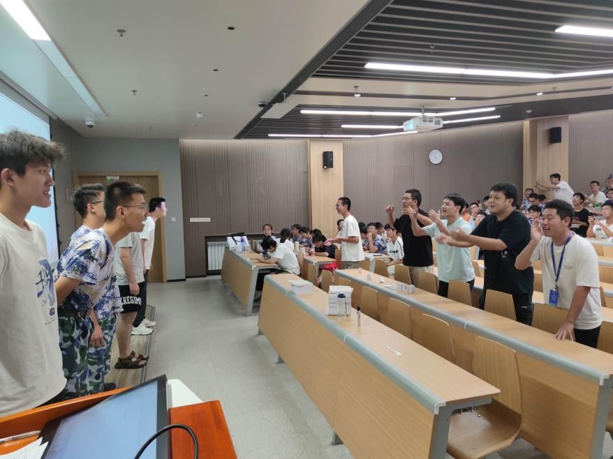 向本科新生开展沉浸式形势与政策课开元棋牌计算机科学与技术学院