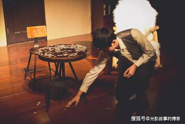 罗妮卡的房间》的剧本文学与审美类型简析开元棋牌网站朱冠瑜：沃原剧社演出的《维(图4)