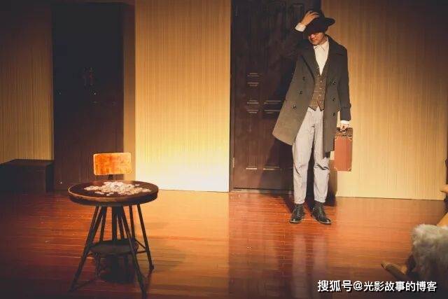 罗妮卡的房间》的剧本文学与审美类型简析开元棋牌网站朱冠瑜：沃原剧社演出的《维(图6)